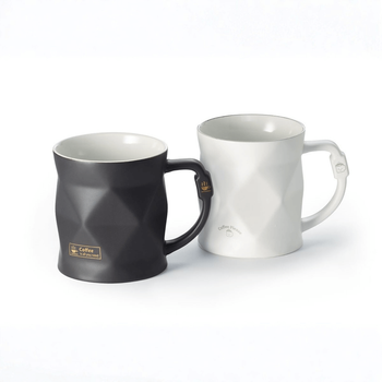 Kubek porcelanowy Premium Diamond – zestaw biały i czarny z matowym wykończeniem i złotym zdobieniem, 300 ml