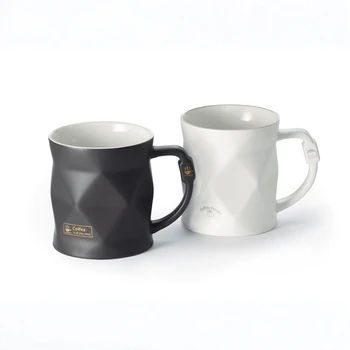 Kubek porcelanowy Premium Diamond – zestaw biały i czarny z matowym wykończeniem i złotym zdobieniem, 300 ml